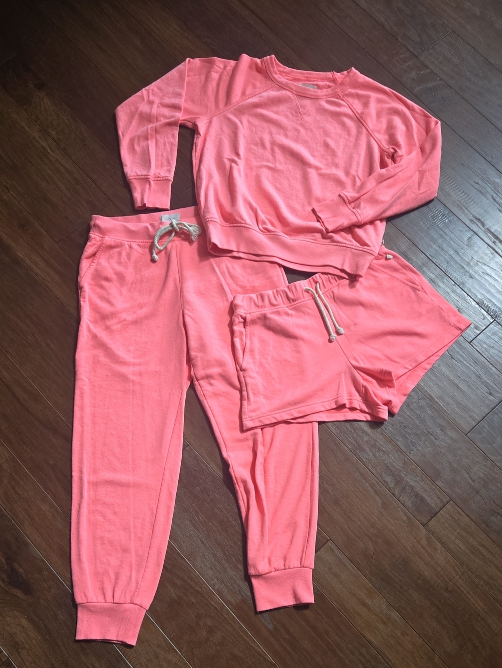 Lou & Grey Coral Pink Womens Sweatshirt, Joggers & Shorts Set XS/S